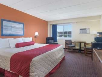 Days Inn by Wyndham Minot