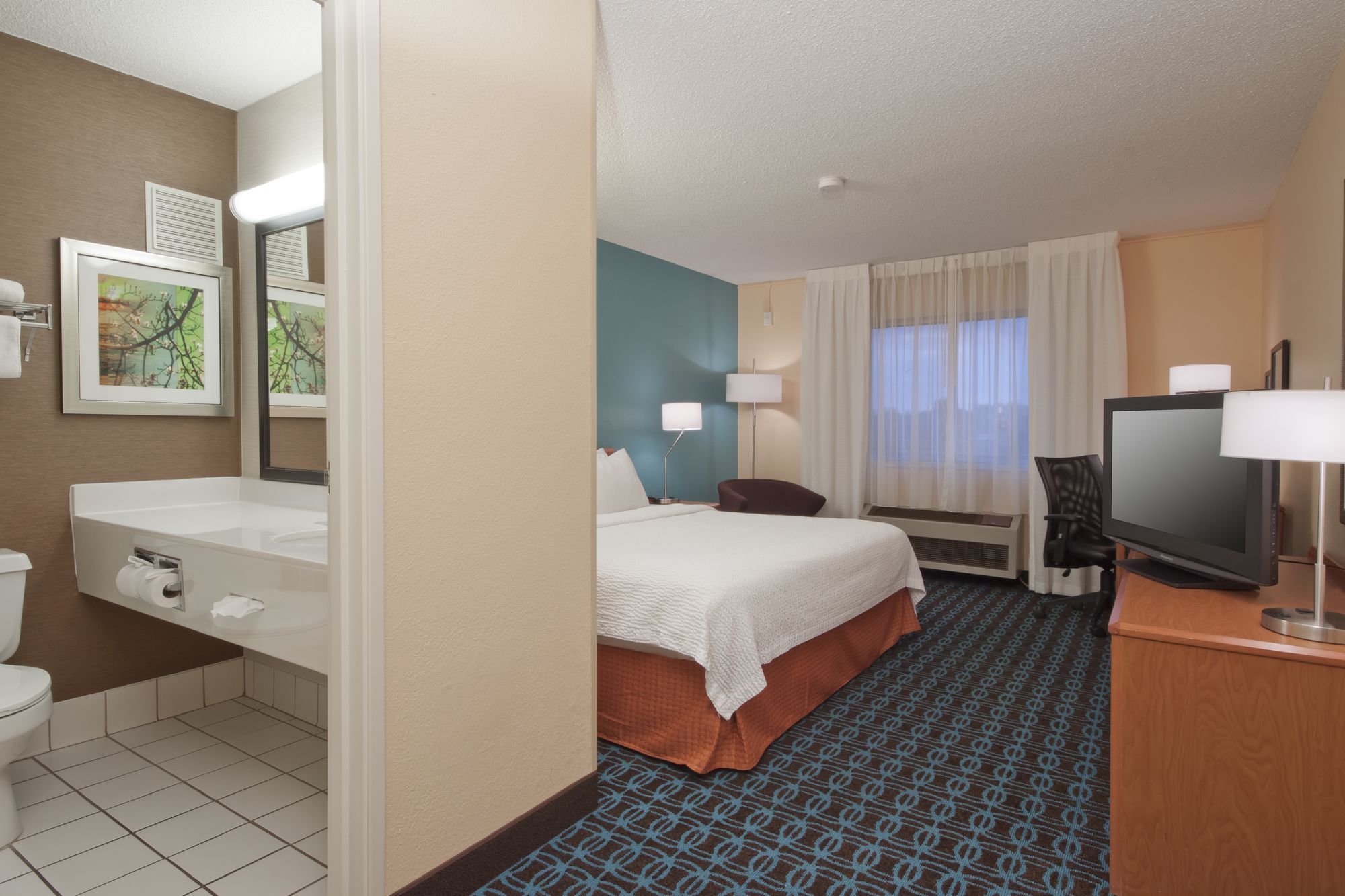 AmericInn by Wyndham Minot