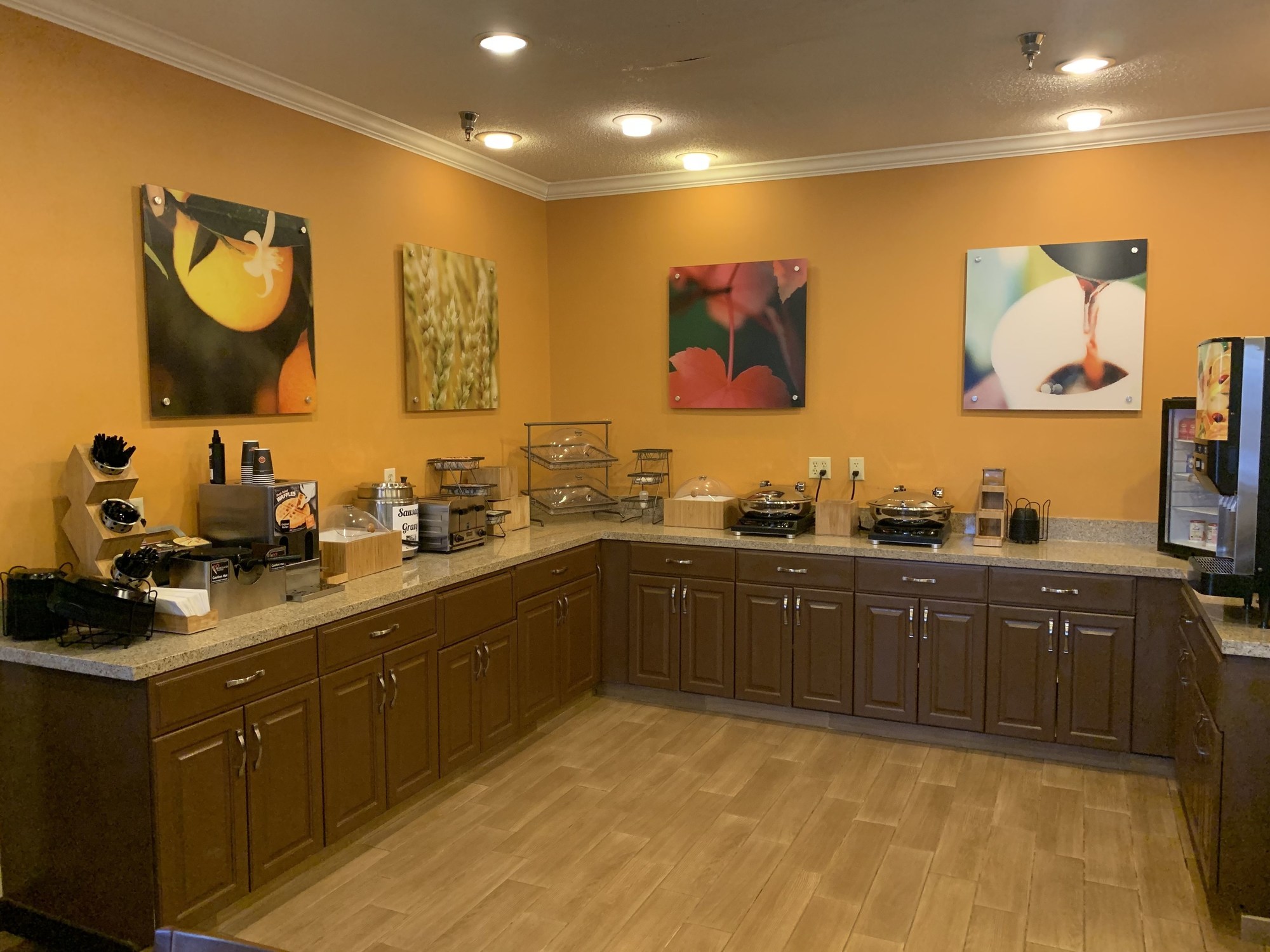 AmericInn by Wyndham Minot