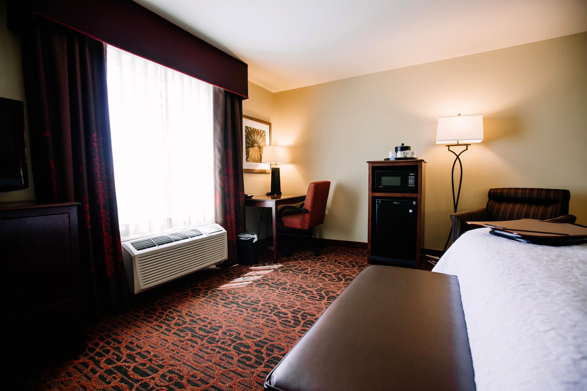Hampton Inn & Suites Minot Airport
