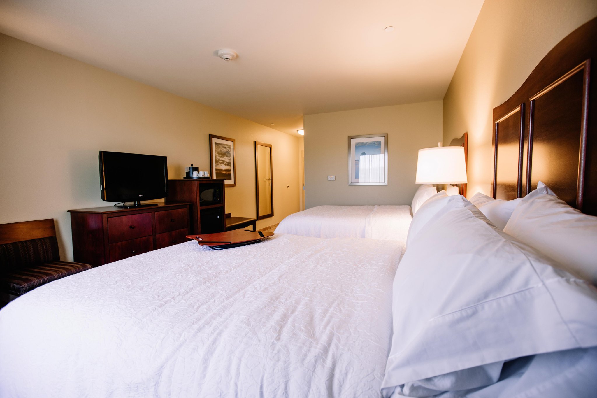 Hampton Inn & Suites Minot Airport