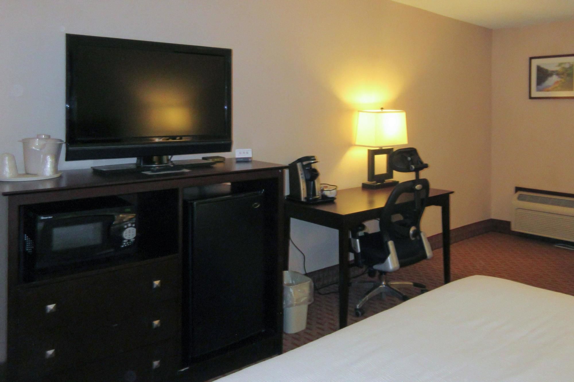 Clarion Hotel Convention Center