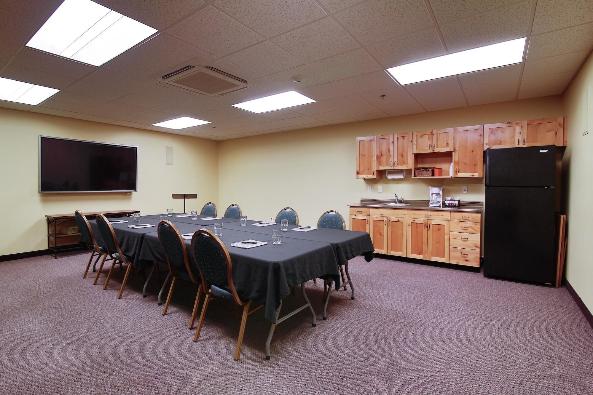 Hawthorn Extended Stay by Wyndham Minot