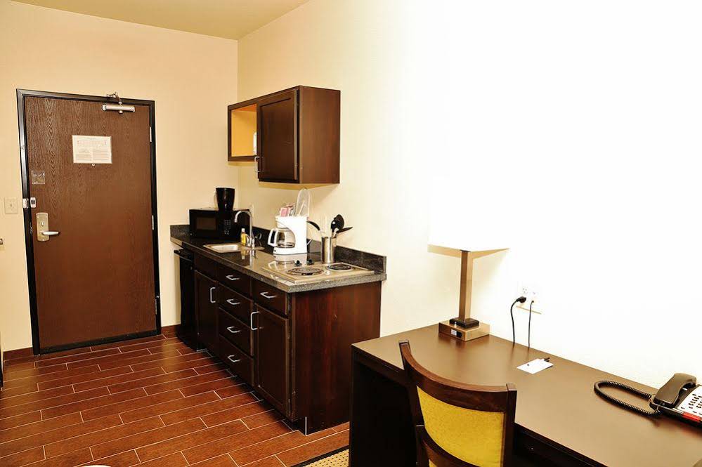 Black Gold Suites Stanley