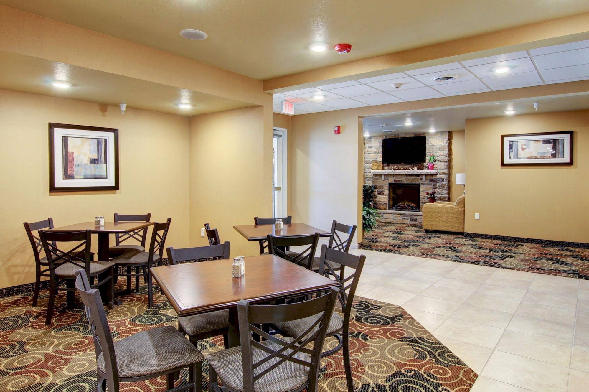 Cobblestone Inn & Suites Steele ND