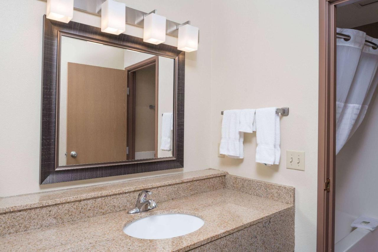 AmericInn by Wyndham Valley City Conference Center