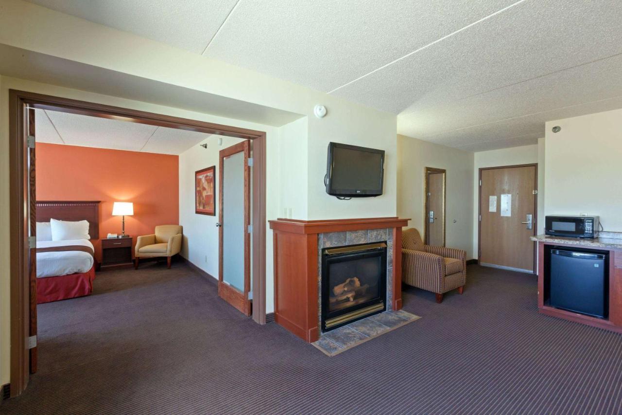 AmericInn by Wyndham Valley City Conference Center