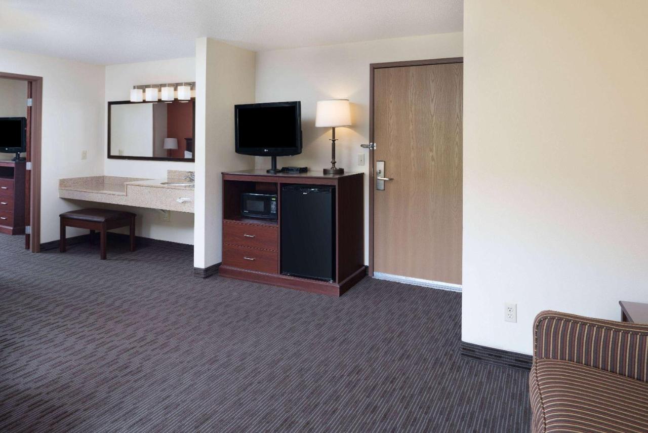 AmericInn by Wyndham Valley City Conference Center