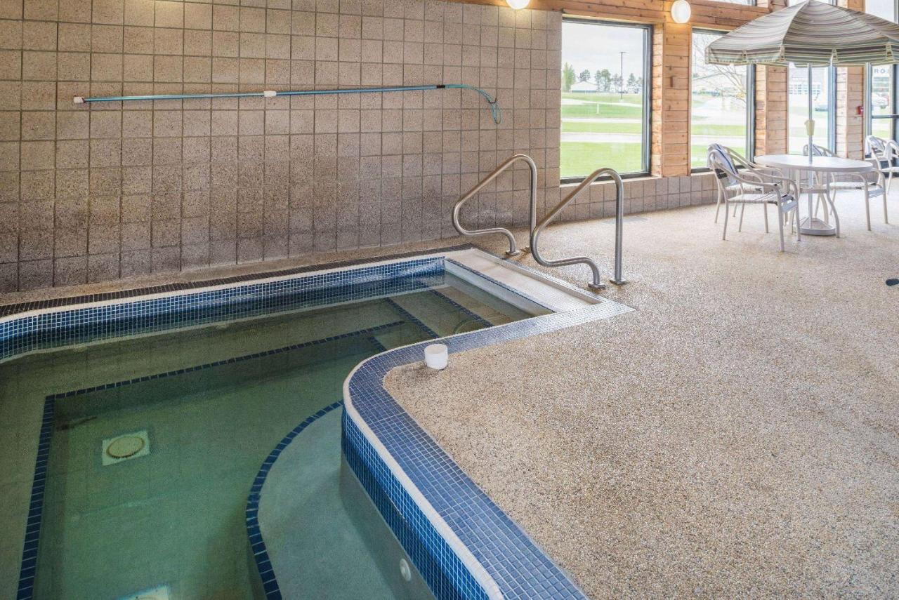 AmericInn by Wyndham Valley City Conference Center