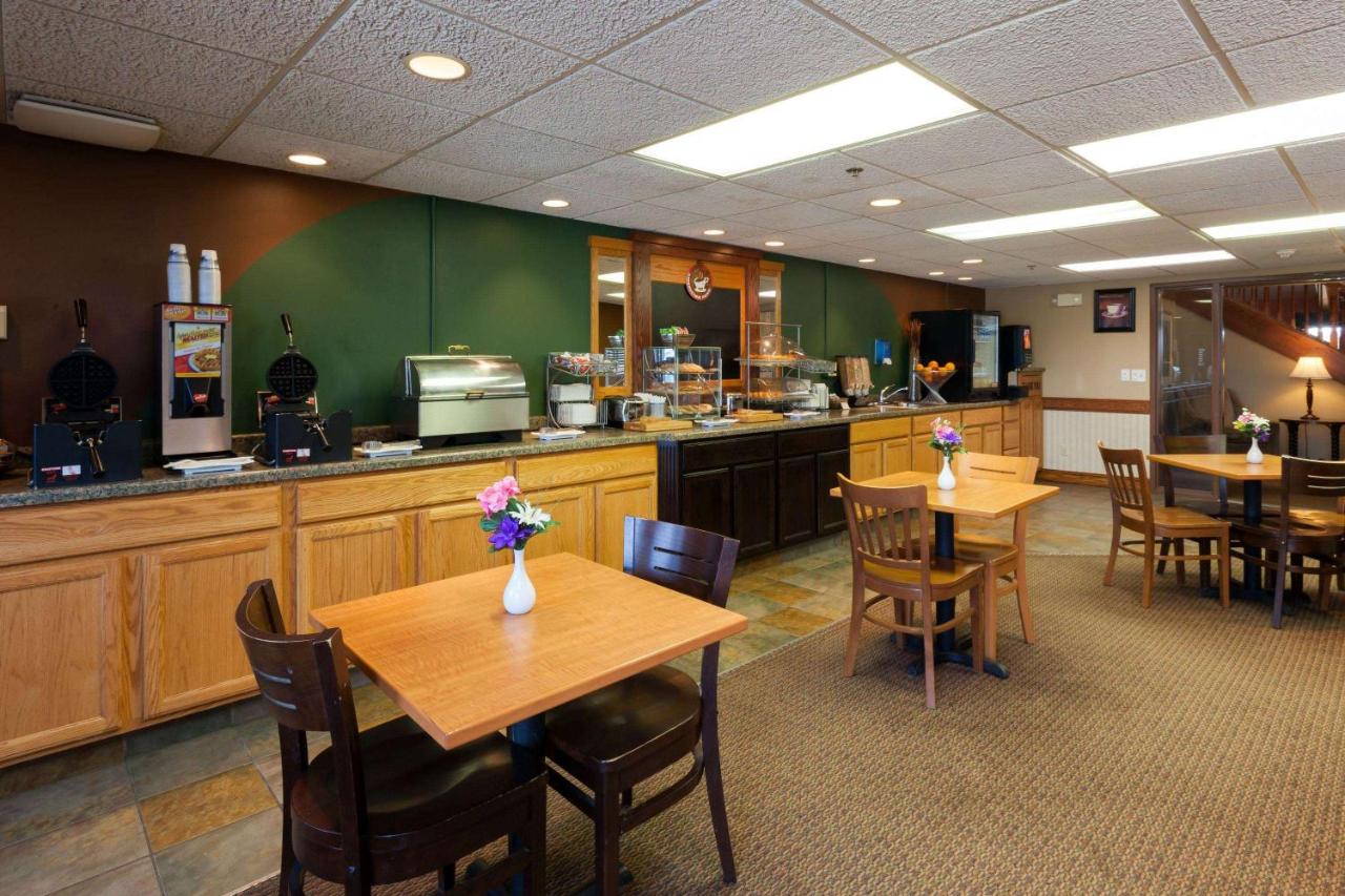 AmericInn by Wyndham Valley City Conference Center