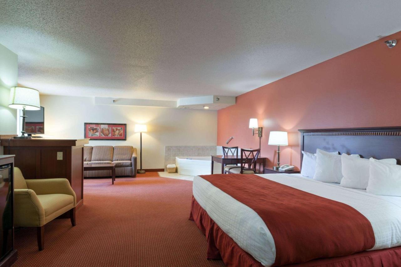 AmericInn by Wyndham Valley City Conference Center