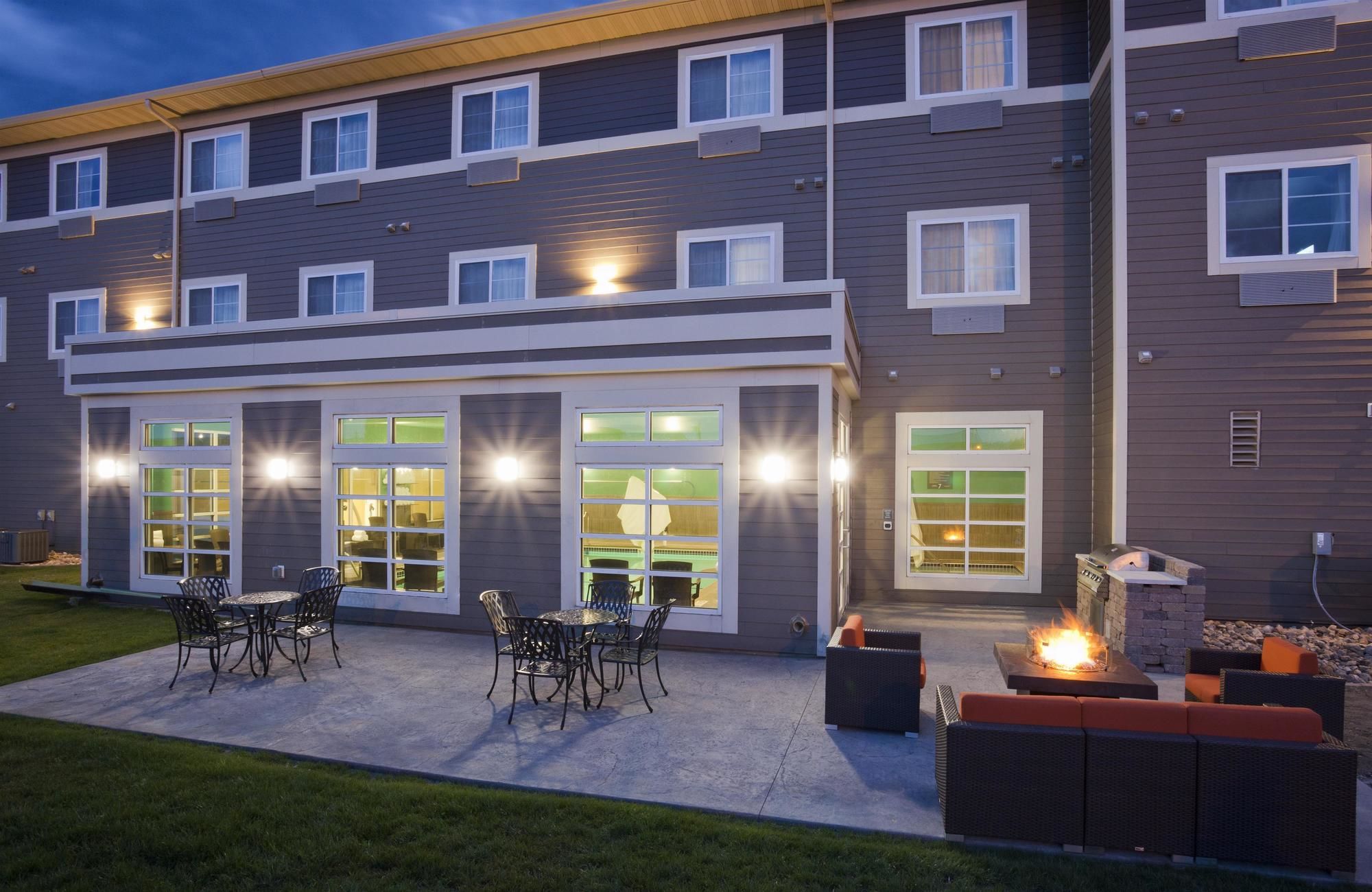 GrandStay Valley City