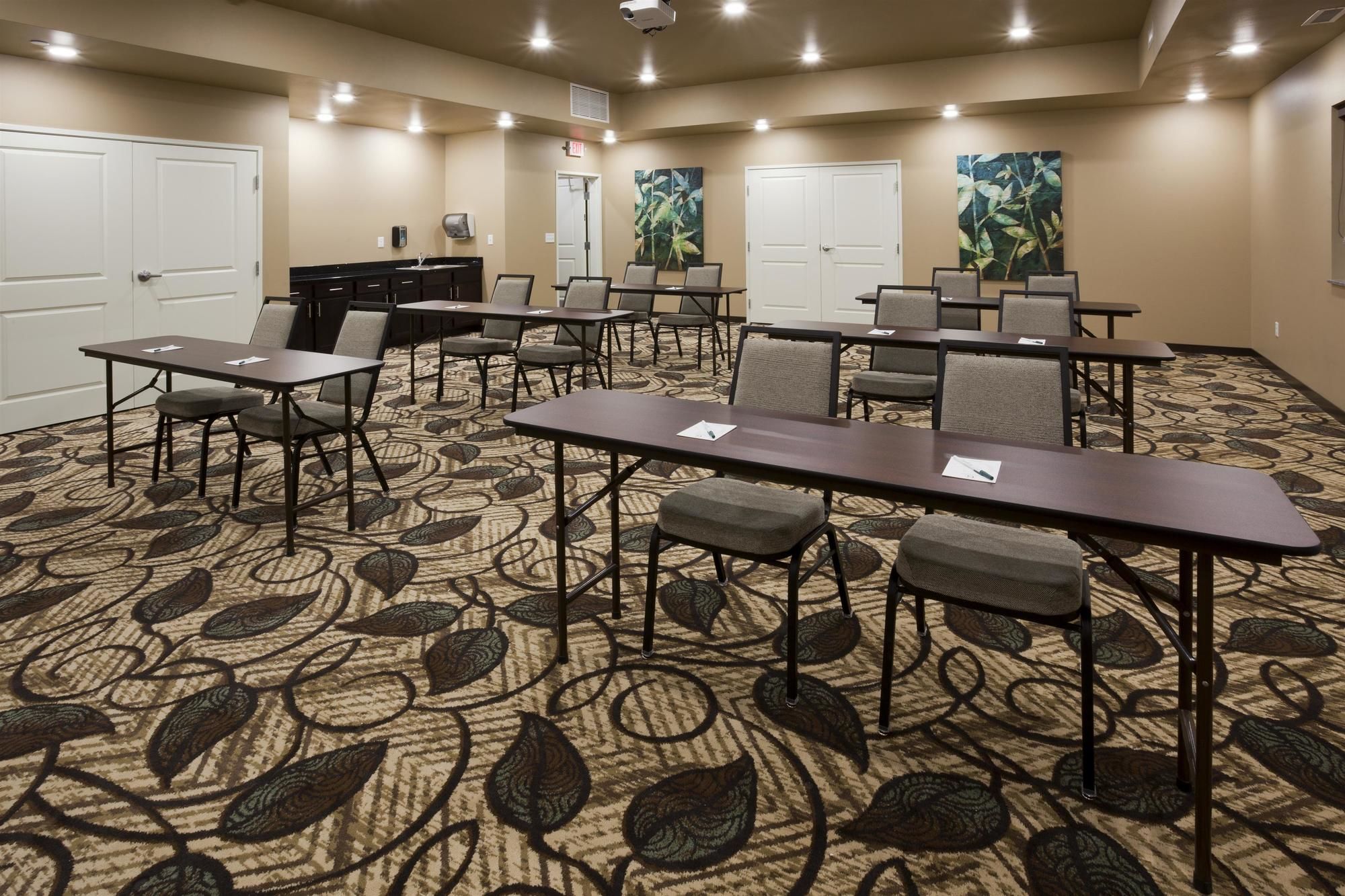 GrandStay Valley City