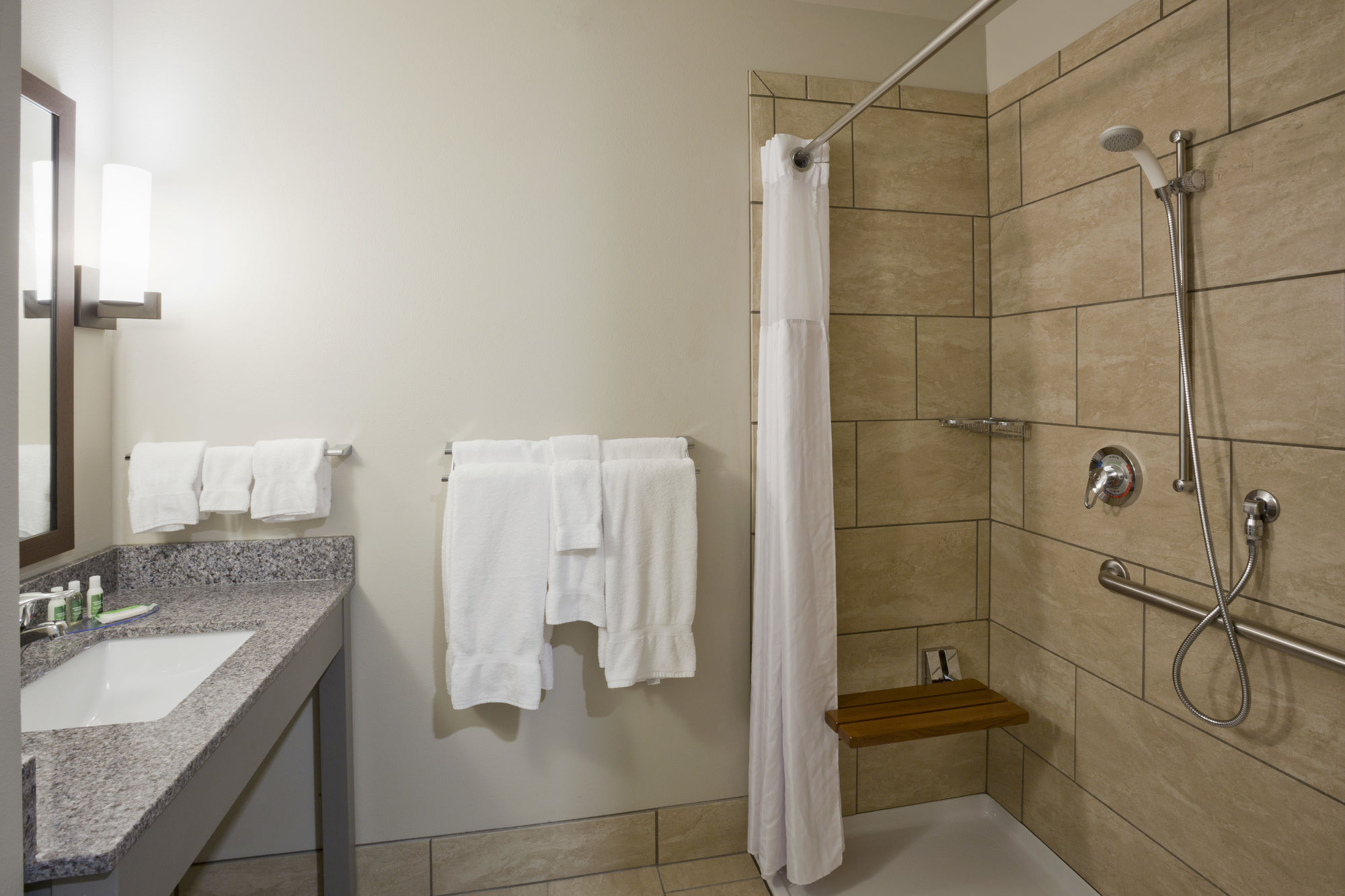 GrandStay Valley City
