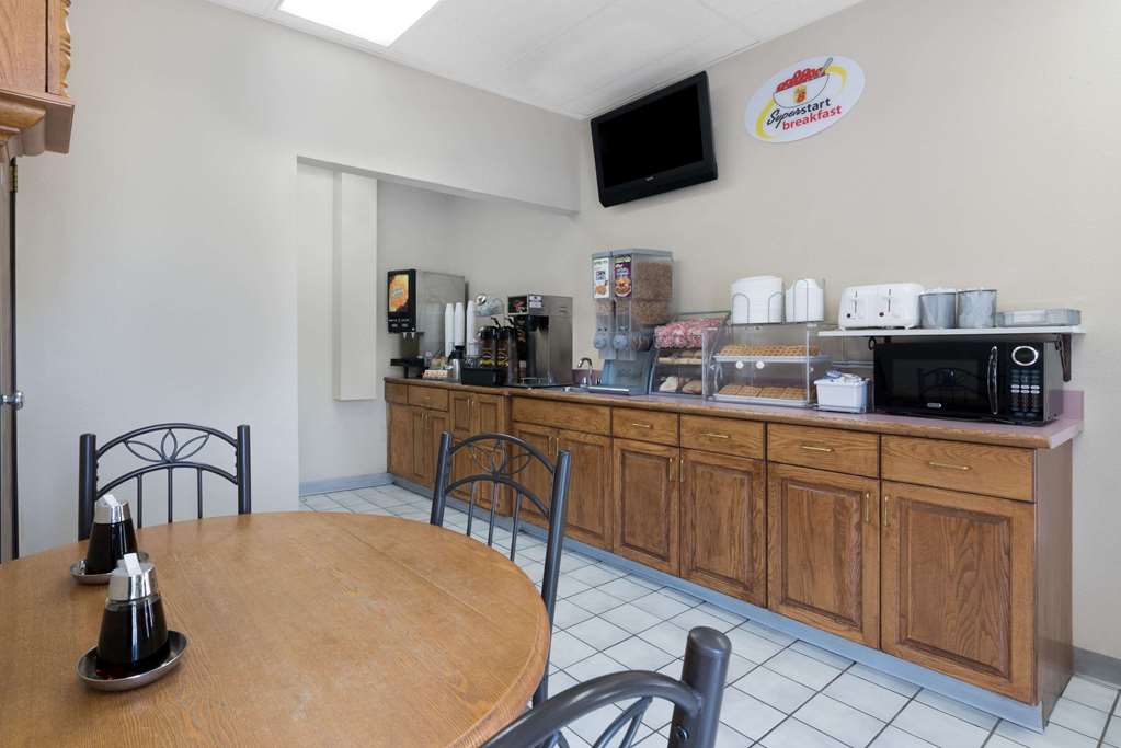 Super 8 by Wyndham Valley City