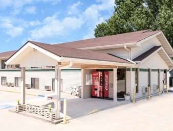 Super 8 by Wyndham Valley City