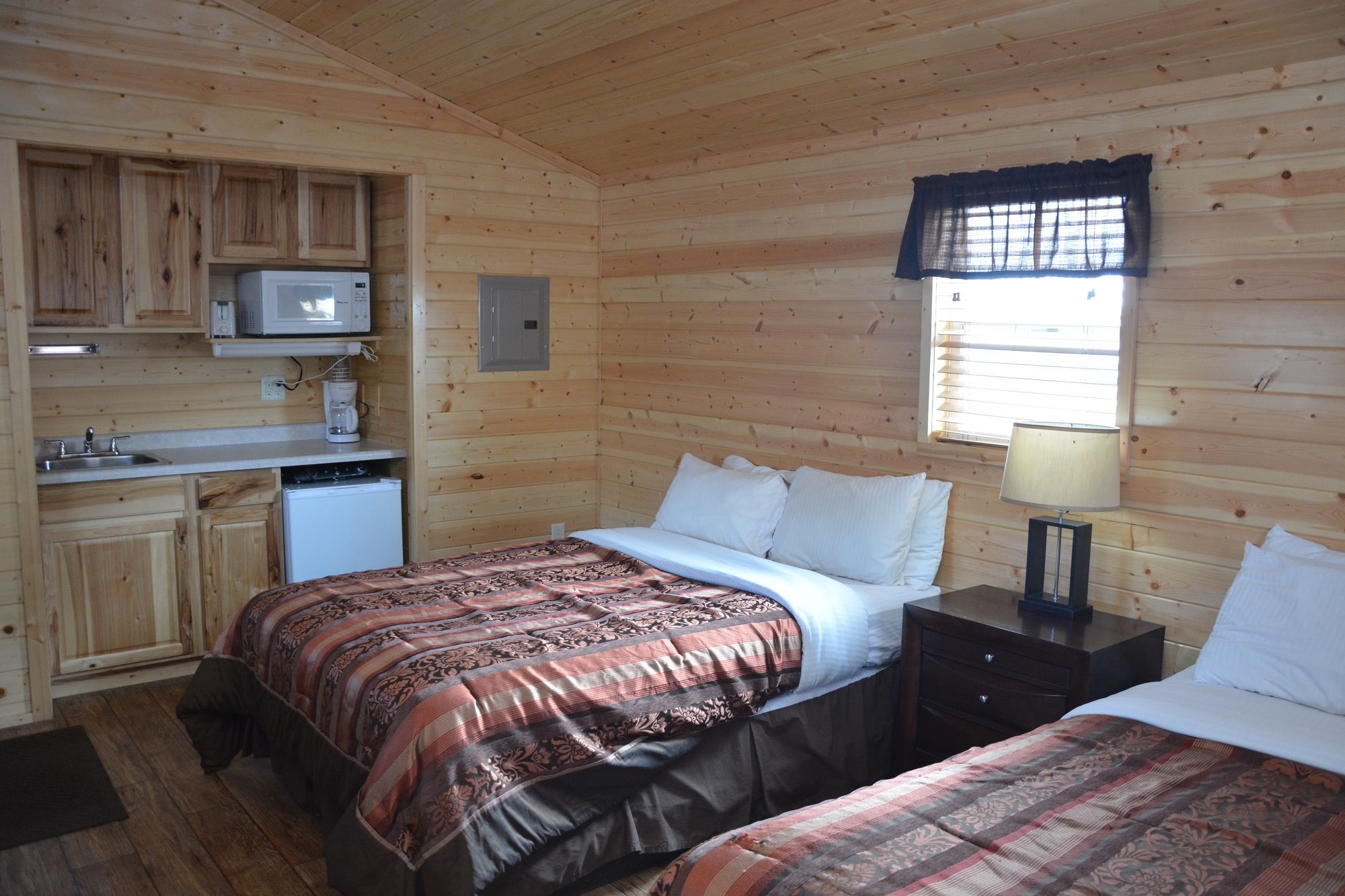 Roosevelt Inn and Suites