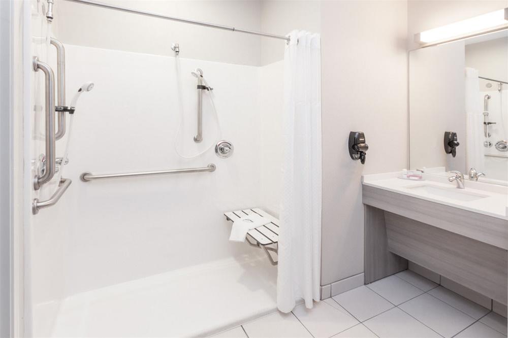 Microtel Inn & Suites by Wyndham West Fargo Medical Center