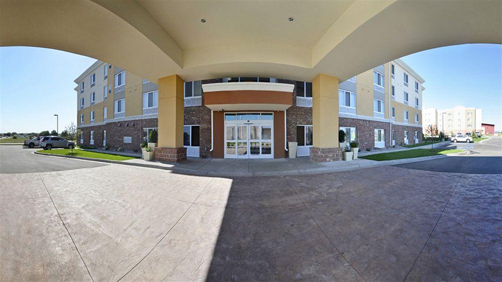 Holiday Inn Express Hotel & Suites Williston