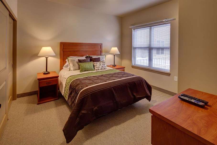 Clarion Hotel & Suites