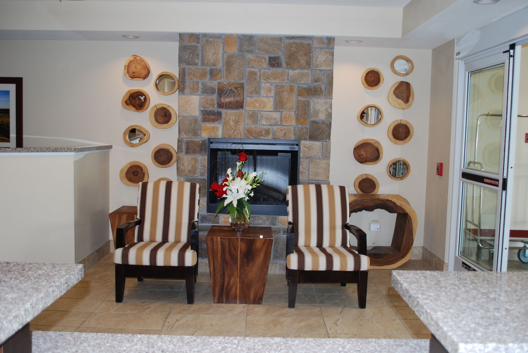 Landmark Suites