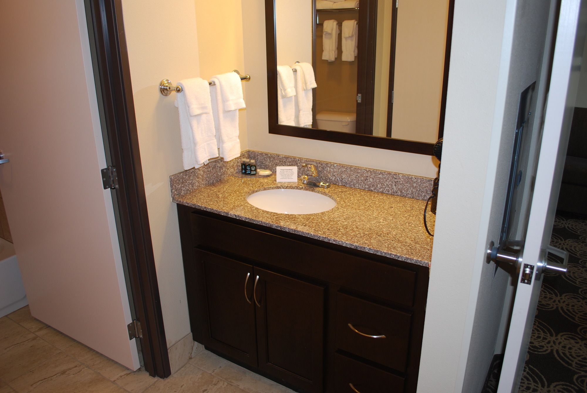Landmark Suites