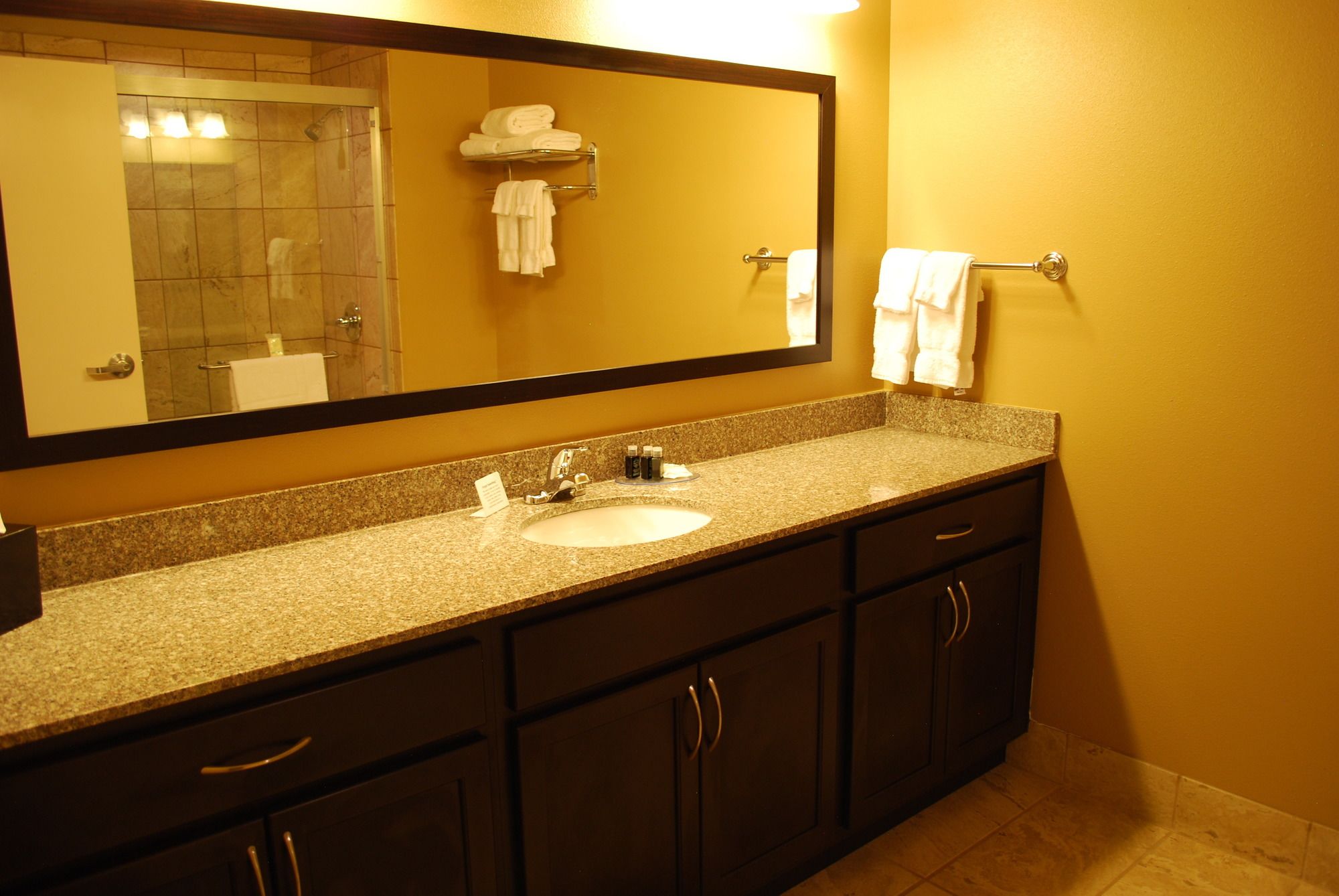 Landmark Suites