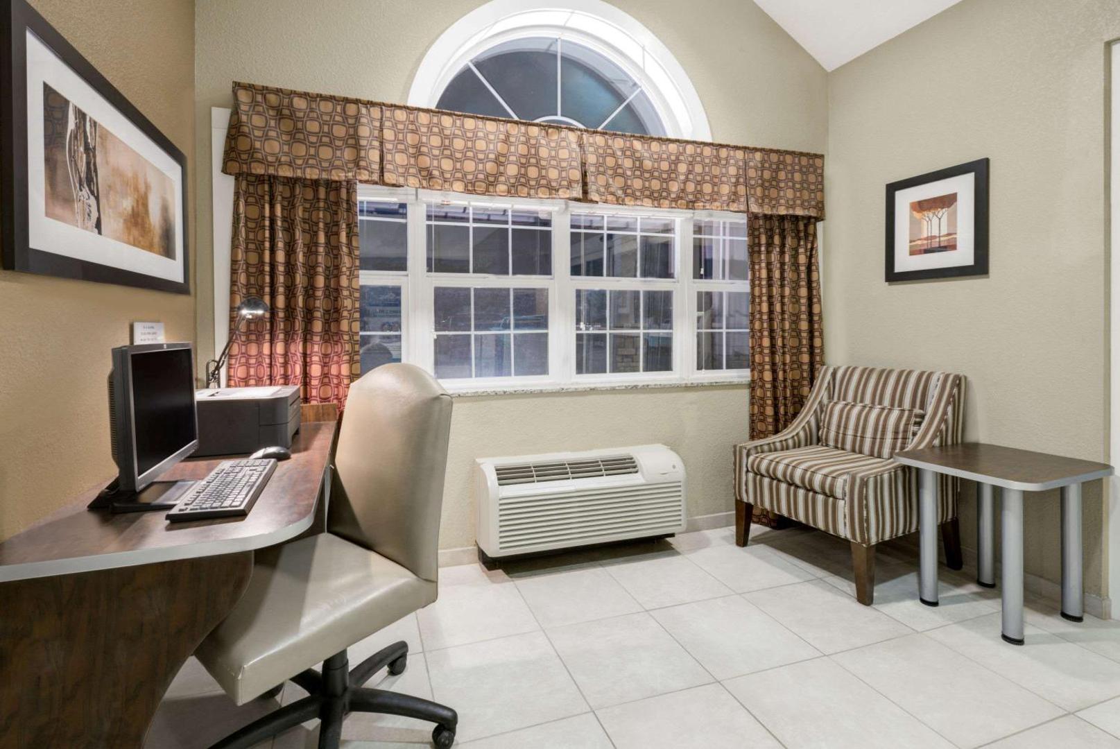 Microtel Inn & Suites by Wyndham Williston