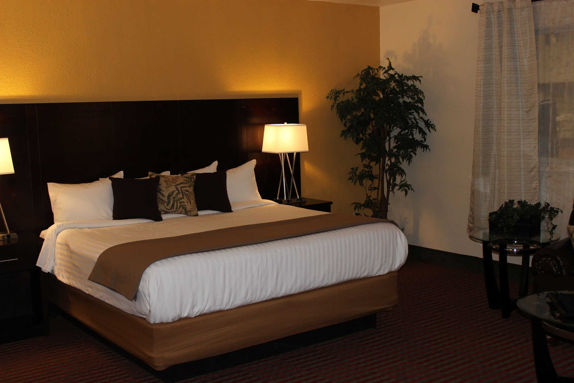 The Grand Williston Hotel & Conference Center