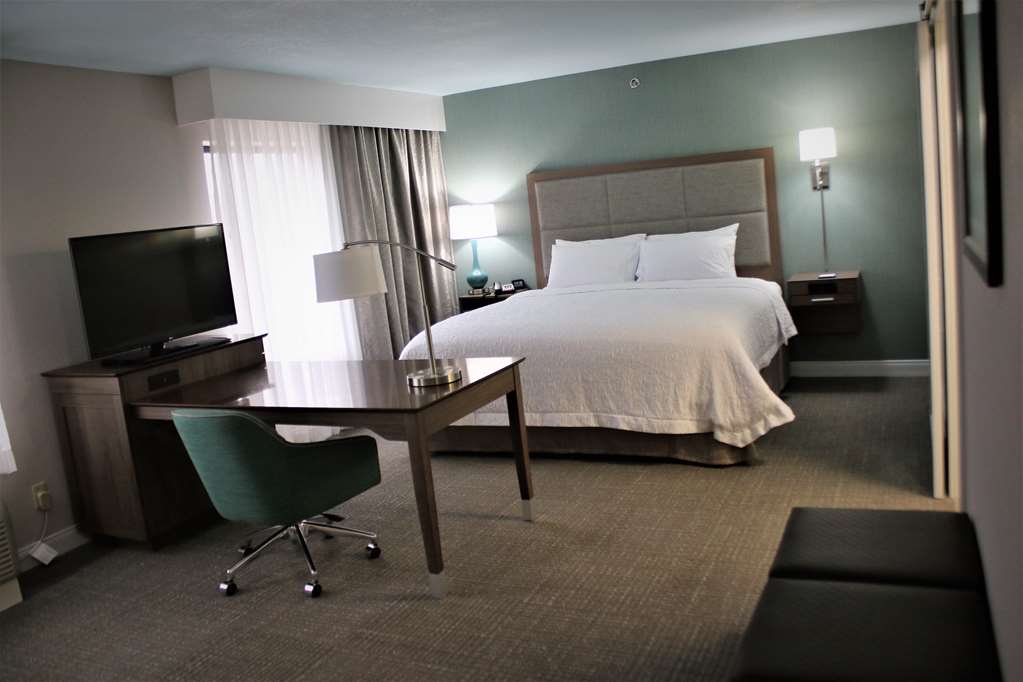 Hampton Inn & Suites Alliance