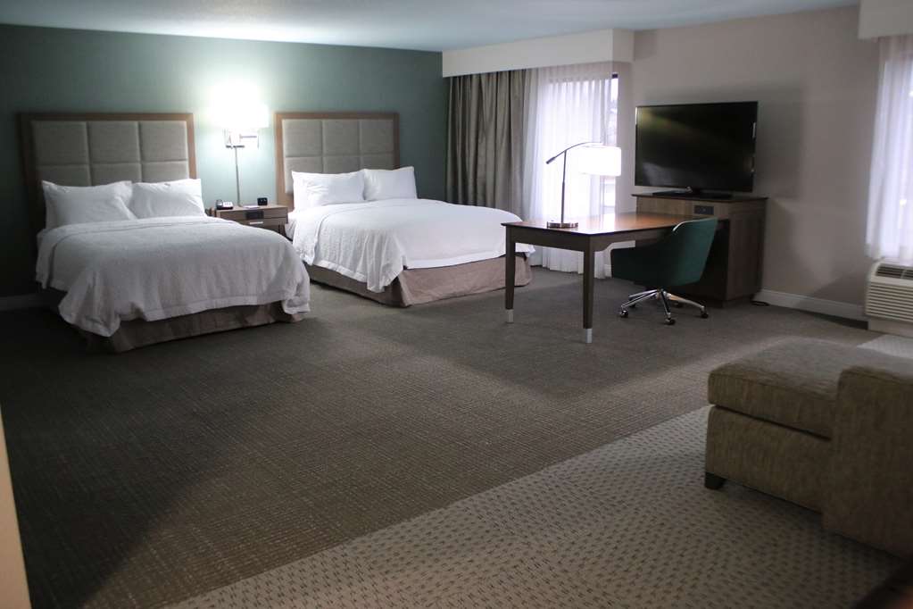 Hampton Inn & Suites Alliance