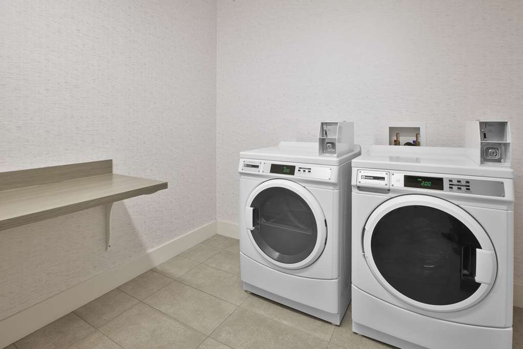 Hampton Inn & Suites Alliance