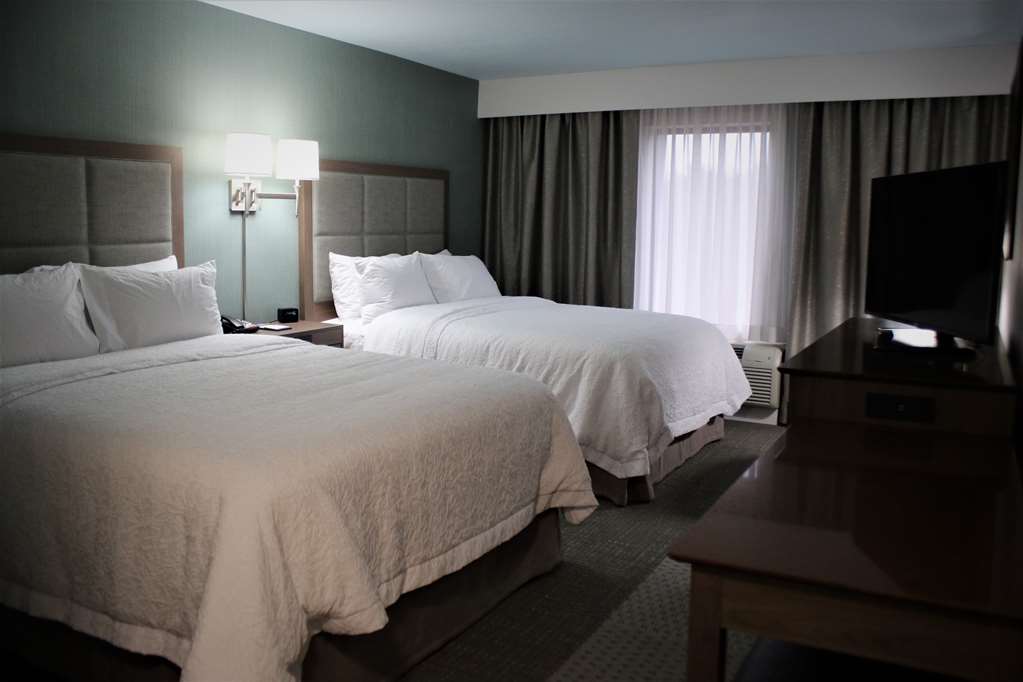 Hampton Inn & Suites Alliance