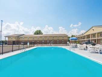 Days Inn by Wyndham Amherst