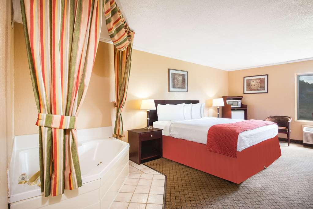 Red Roof Inn Ashtabula - Austinburg