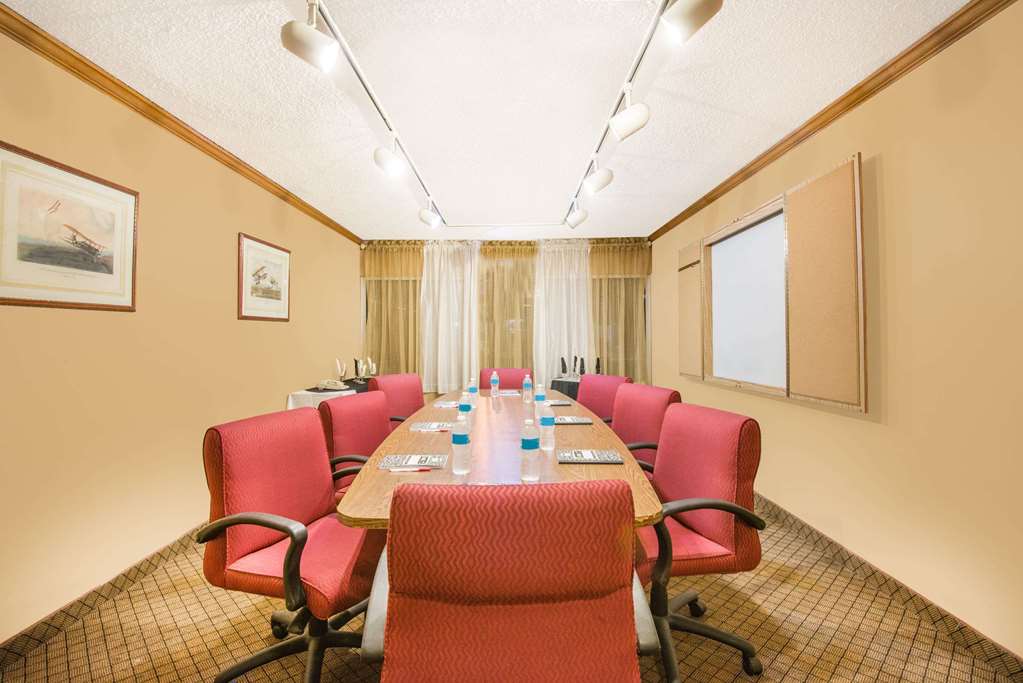 Red Roof Inn Ashtabula - Austinburg