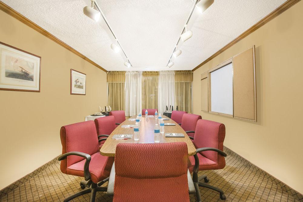 Red Roof Inn Ashtabula - Austinburg