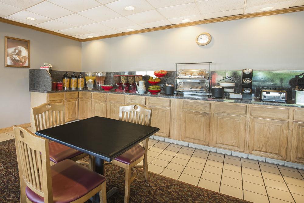 Red Roof Inn Ashtabula - Austinburg