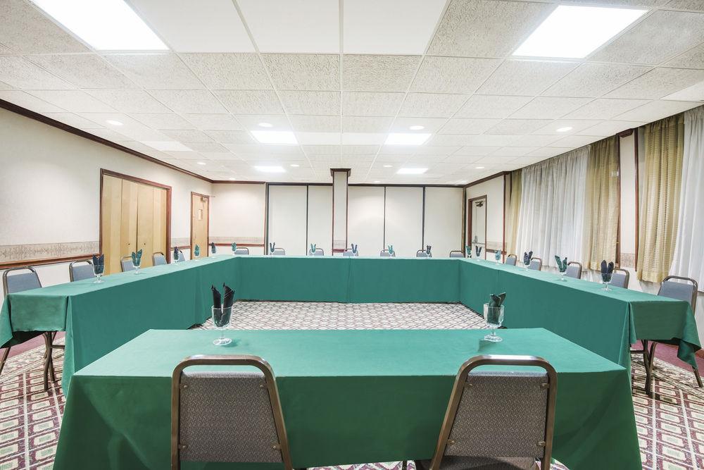 Red Roof Inn Ashtabula - Austinburg