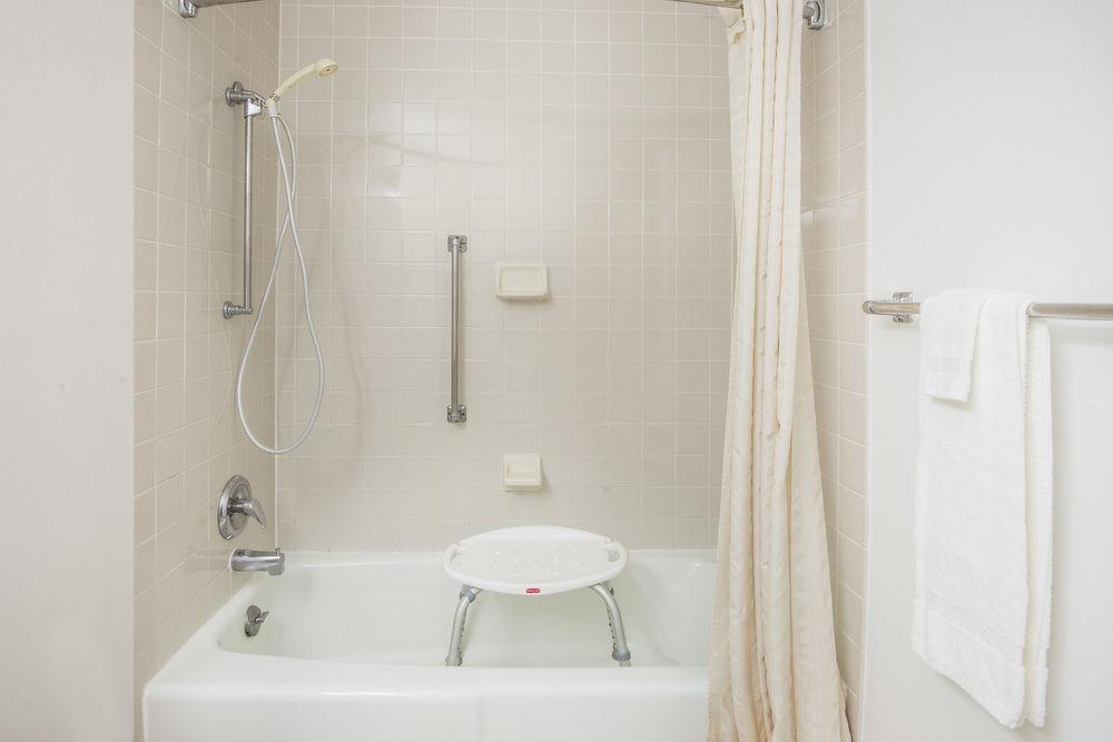 Red Roof Inn Ashtabula - Austinburg