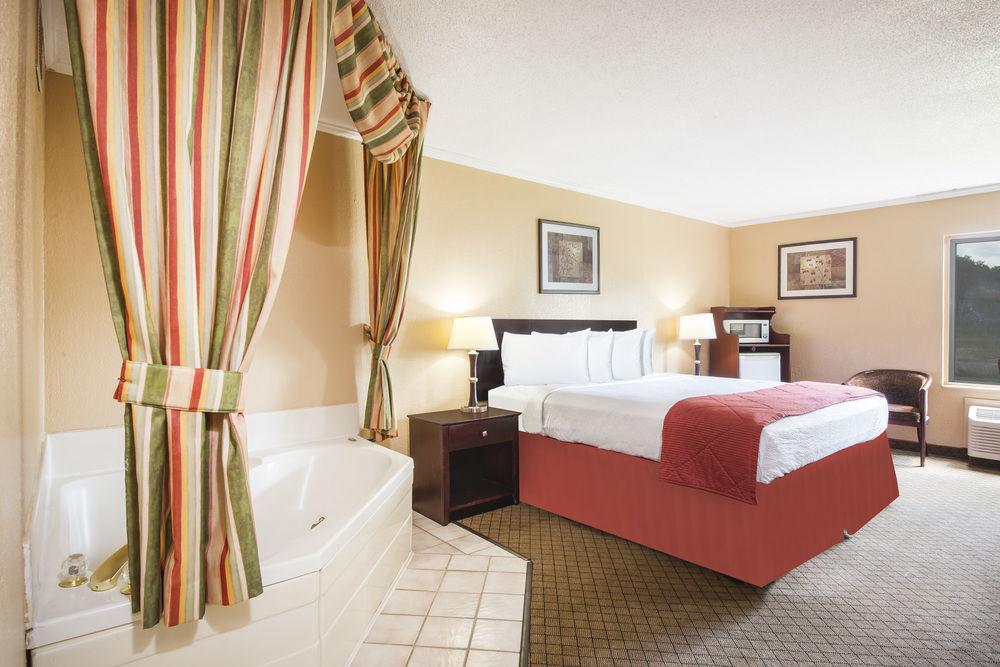 Red Roof Inn Ashtabula - Austinburg