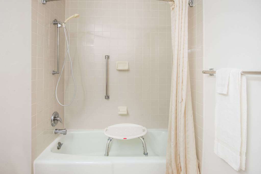 Red Roof Inn Ashtabula - Austinburg