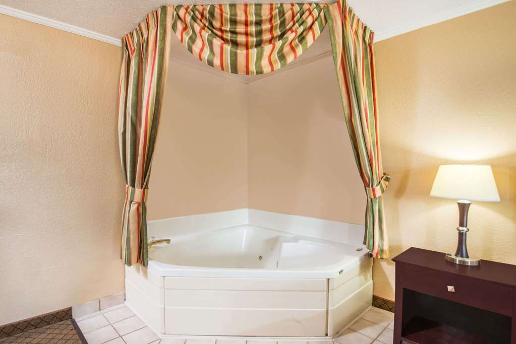 Red Roof Inn Ashtabula - Austinburg