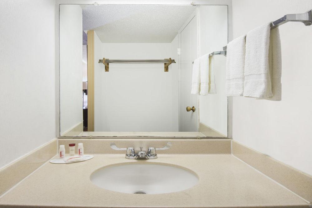 Red Roof Inn Ashtabula - Austinburg