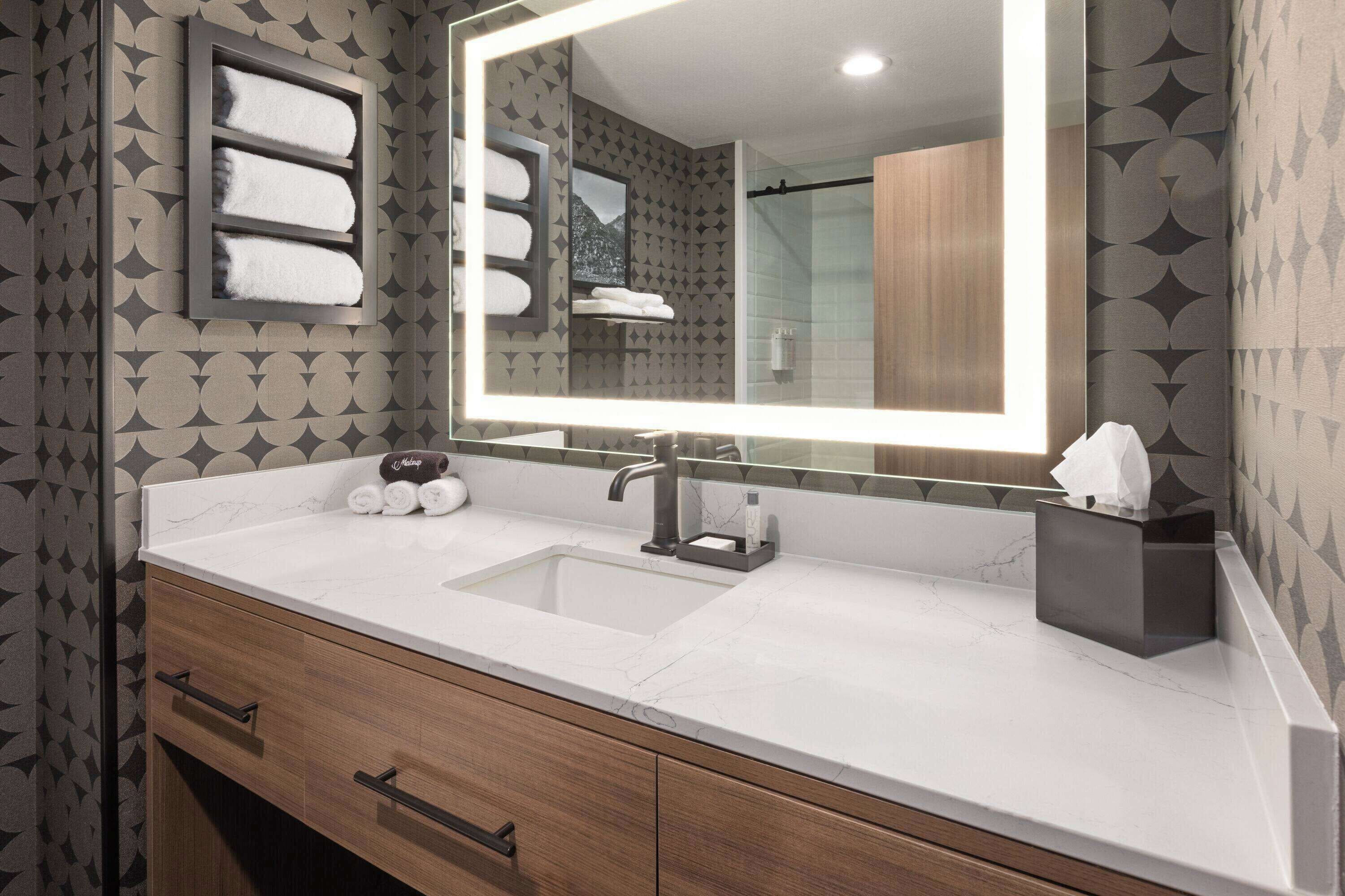 Riverbend Hotel and Suites, Trademark Collection by Wyndham