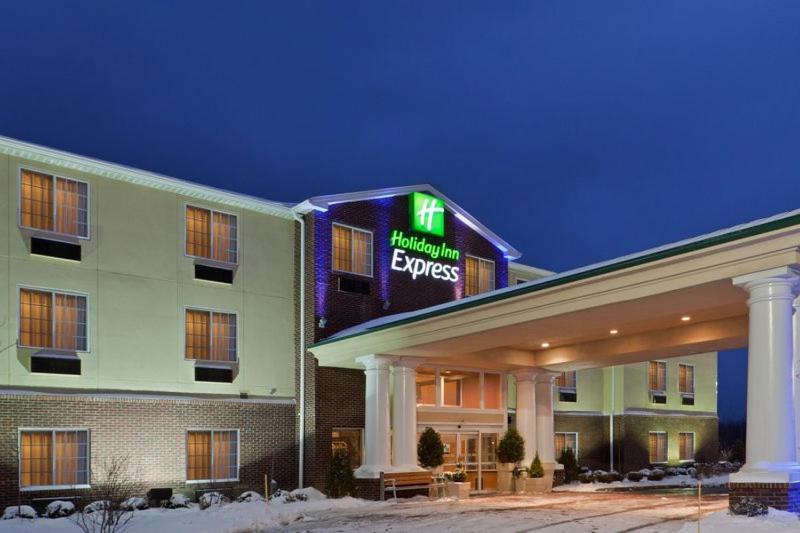 Holiday Inn Express Hotel & Suites Ashtabula-Geneva