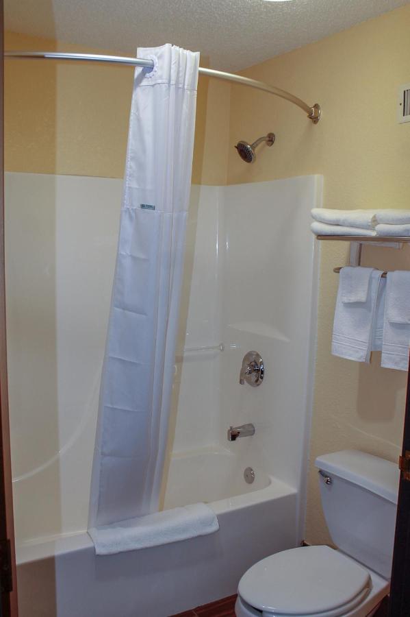 Days Inn by Wyndham Batavia