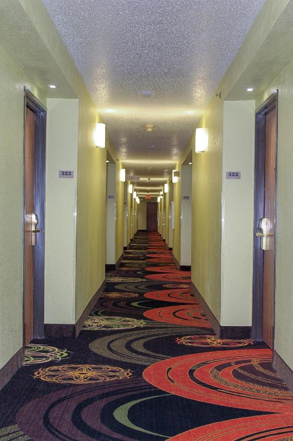 Days Inn by Wyndham Batavia