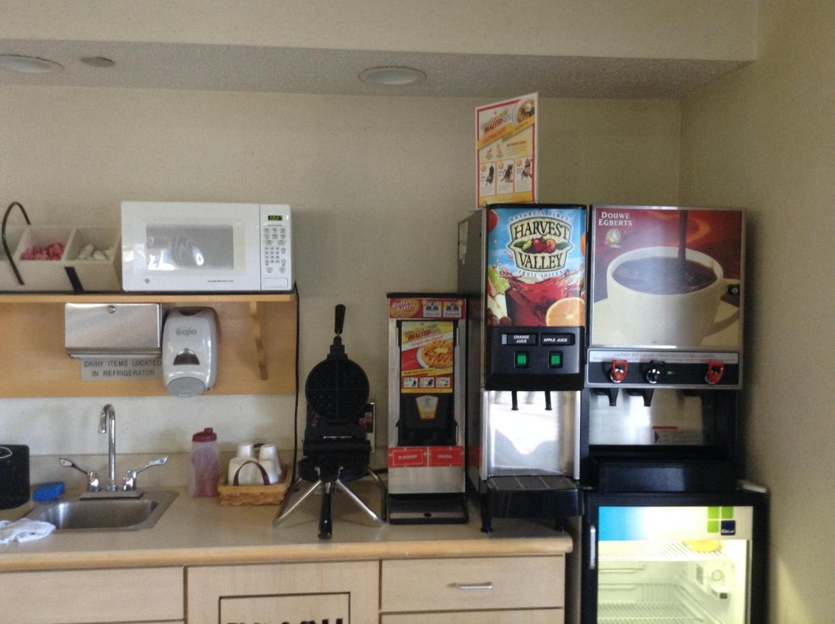 Days Inn by Wyndham Batavia