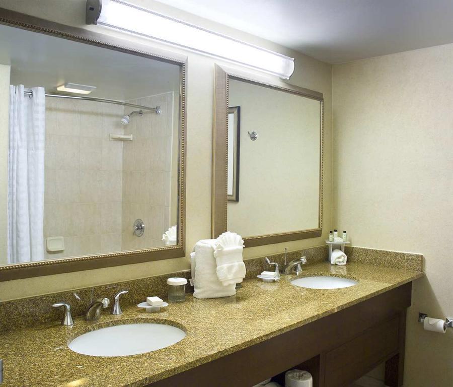 Embassy Suites Cleveland Beachwood